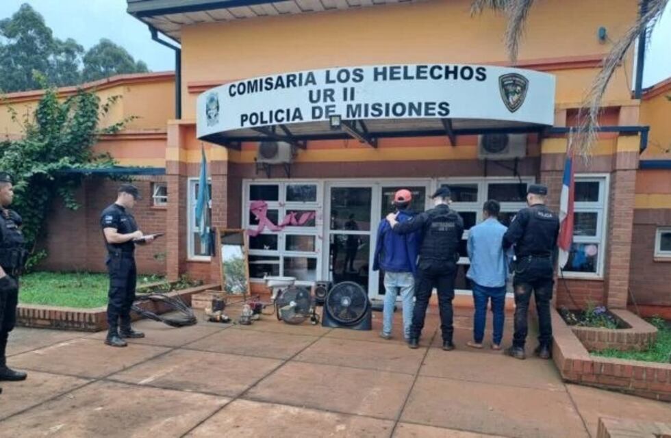 Dos jóvenes con frondoso prontuario delictivo fueron detenidos en Los Helechos