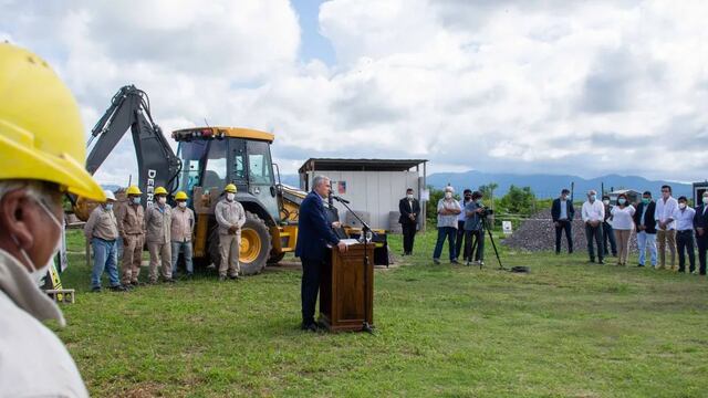 En el inicio de obra de una nueva escuela en Perico el gobernador Morales aprovechó para recordar que el año pasado el incremento a los docentes fue superior a la inflación.