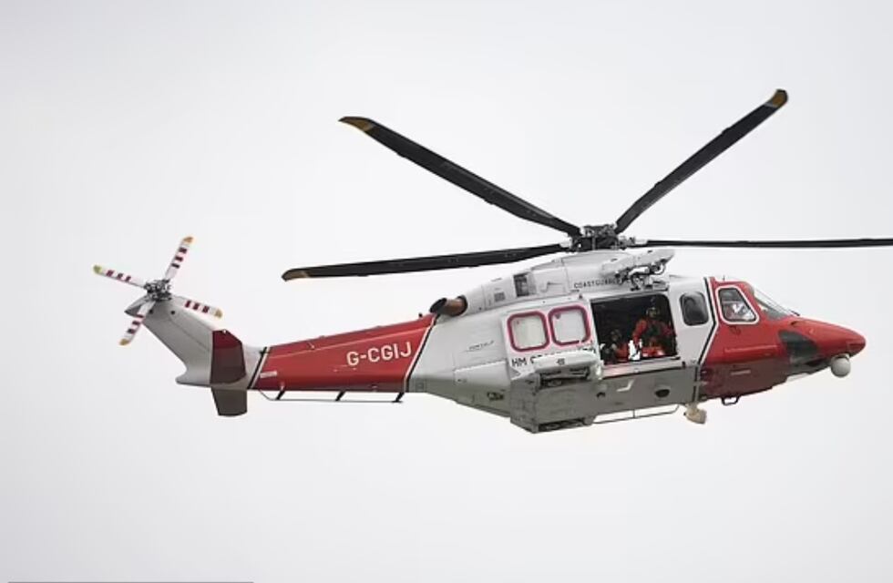 Insólito: piloto militar creó un patrón de vuelo con forma de pene pero dijo que no fue intencional