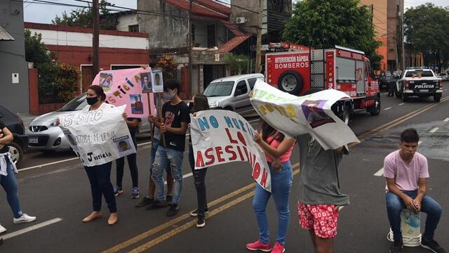 Piden justicia por el asesinato de un joven apuñalado en Posadas