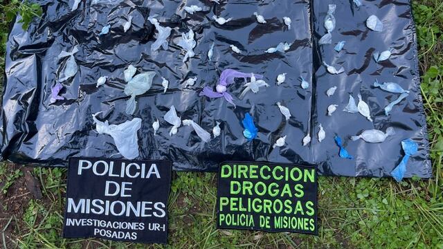 Insólito hallazgo en Posadas: una jubilada encontró cocaína en su patio.