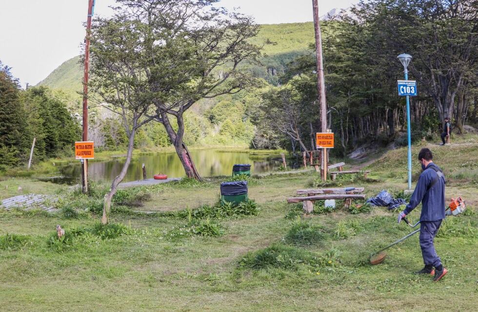 Continúan los trabajos de mantenimiento en la Laguna del Diablo