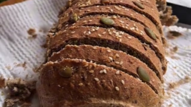 Cómo hacer pan integral con semillas.
