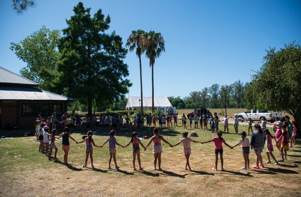Miles de niños y adultos participan de la Colonia Municipal de Verano 2025