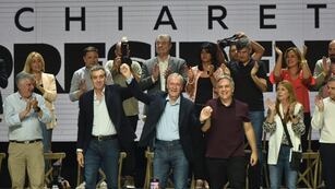 Cierre. Juan Schiaretti finaliza su campaña presidencial con un acto multitudinario acto en el Espacio Quality de la ciudad de Córdoba. Lo acompañan Randazzo, Llaryora y Passerini