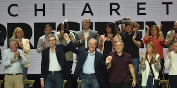Cierre. Juan Schiaretti finaliza su campaña presidencial con un acto multitudinario acto en el Espacio Quality de la ciudad de Córdoba. Lo acompañan Randazzo, Llaryora y Passerini