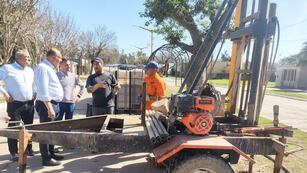 Perotti y Calvo recorrieron la obra de cloacas en Tacural