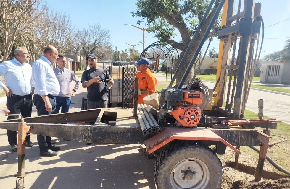 Tacural: Perotti y Calvo recorrieron la obra de cloacas