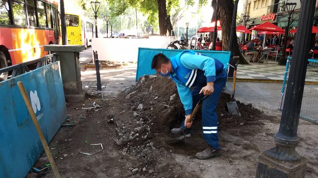 Los obreros de la Municipalidad ya están trabajando en avenida San Martín sobre el Paseo Daniel Ramos Correa. Gentileza MCM