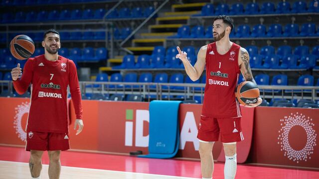 Facundo Campazzo debió alentar desde afuera a Luca Vildoza y a Estrella Roja en Grecia. (@kkcrvenazvezda).