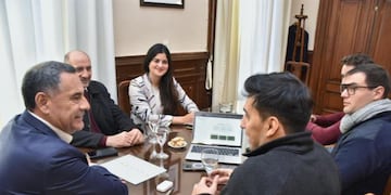 Regino Amado valoró la innovación y el impacto social del proyecto liderado por jóvenes de la provincia. La plataforma transforma apuntes en experiencias gamificadas.