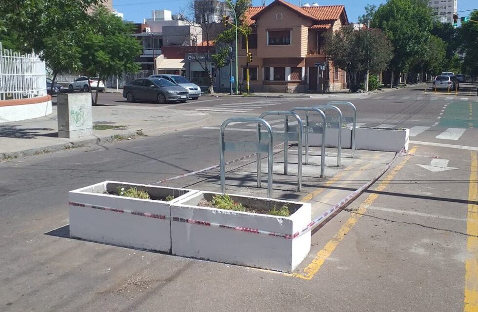 Colocan bicicleteros micro y macro centro