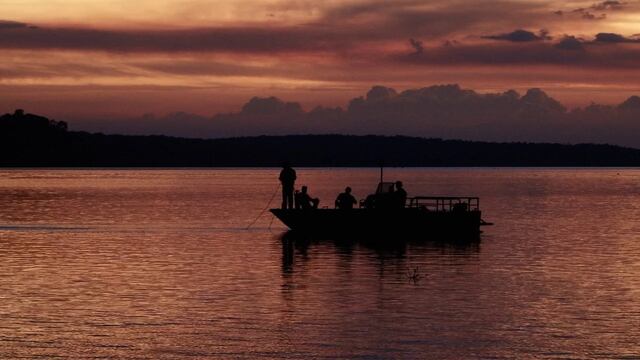 Búsqueda intensa de un joven de 21 años que desapareció en las aguas del río Paraná en Santa Ana.