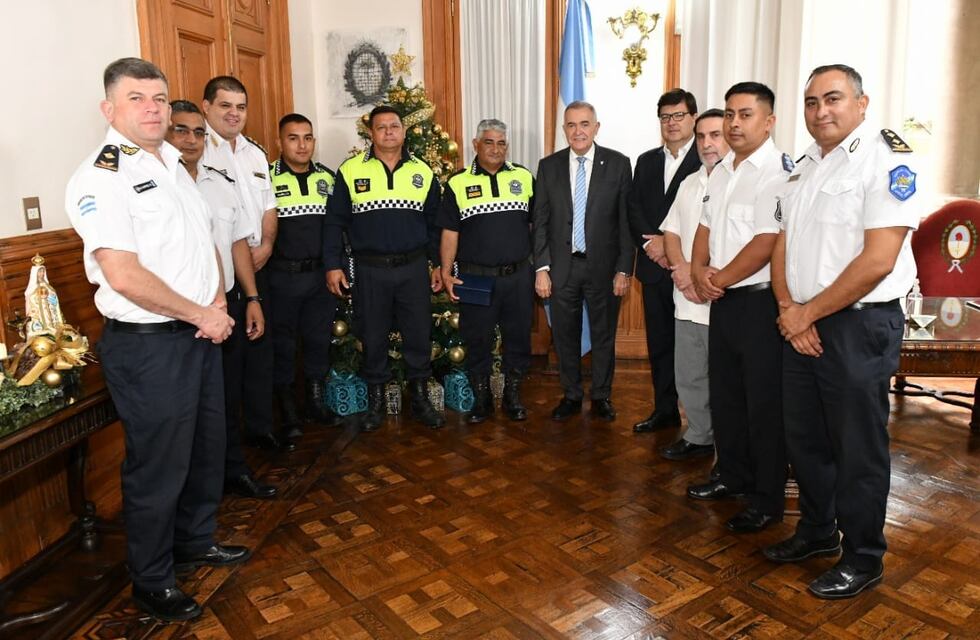 Jaldo destacó a los policías que ayudaron en el primer nacimiento del año