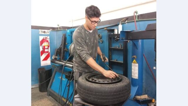 Ezequiel Vallejos sueña con tener su propio taller