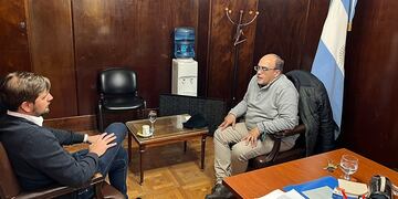 El ministro Lello Ivacevich (izq.) se reunió en Buenos Aires con el coordinador del Programa de Reconversión de Áreas Tabacaleras (PRAT), Guido Antonio Varas.