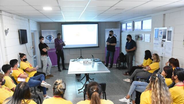 Capacitación de Ojos en Alerta al personal de Defensa Civil