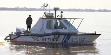 Intensa búsqueda de un soldado desaparecido en el río Paraná durante ejercicios militares.