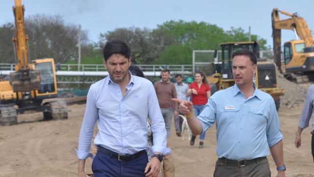 El gobernador de Santa Fe, Maximiliano Pullaro, y su ministro de Obras Públicas, Lisandro Enrico, anunciaron 85 licitaciones para los próximos 4 meses