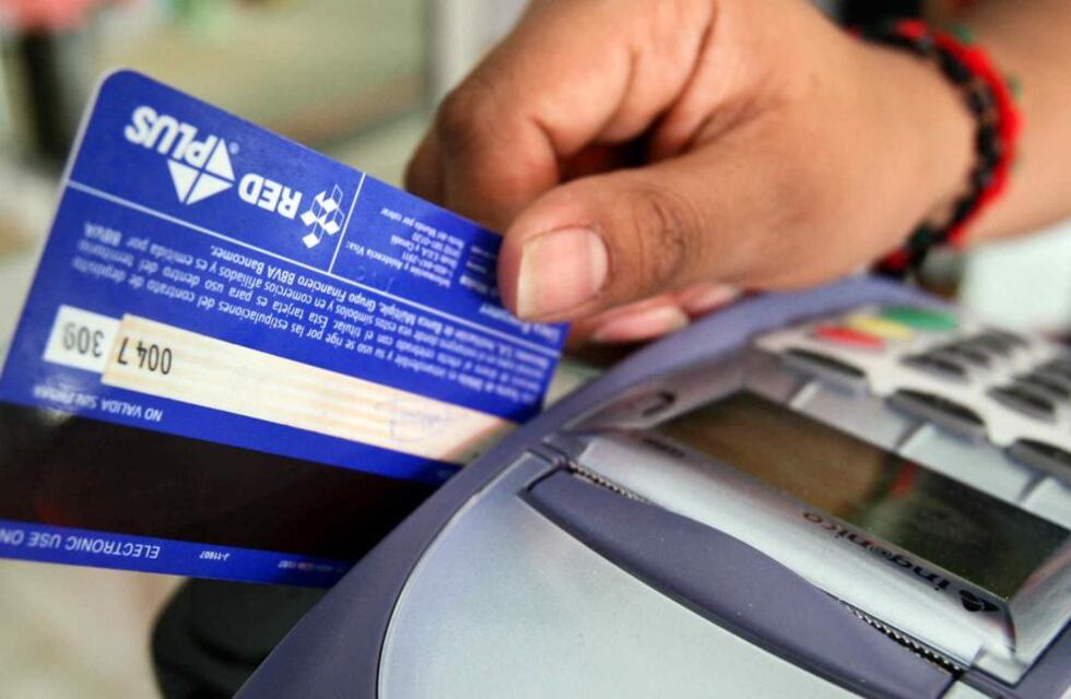 Estafa en Córdoba: una mujer fue detenida por intento de engaño a un conocido supermercado