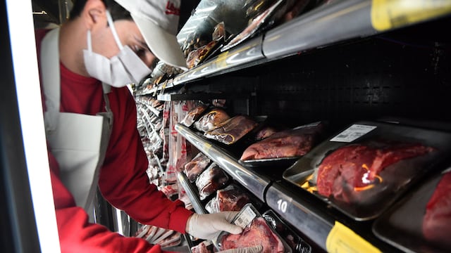 Los precios siguen aumentando y la inflación interanual ya superó el 53 por ciento. (Pedro Castillo)