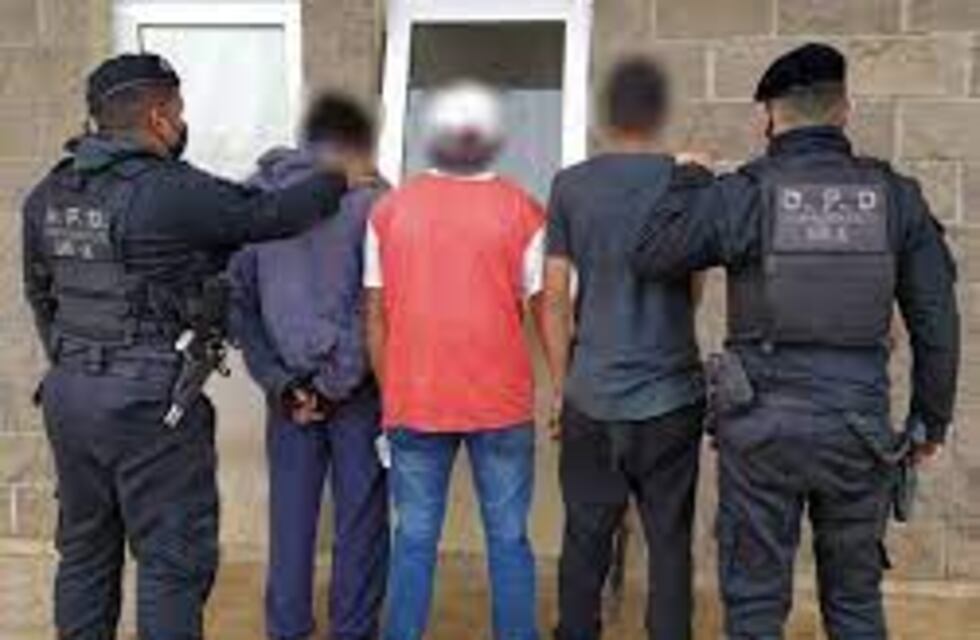 Terminaron detenidos por ser los presuntos autores del robo de cables de luz de una quinta en Garupá