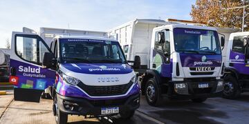La Municipalidad adquirió tres camiones y un furgón tipo combi marca Iveco que serán destinados a distintas reparticiones municipales.