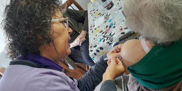 Vacunaron contra la gripe a los Adultos Mayores de los geriátricos de Tres Arroyos