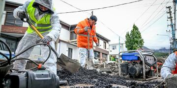 Continúan los trabajos de bacheo en Ushuaia