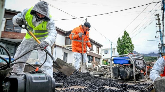 Continúan los trabajos de bacheo en Ushuaia