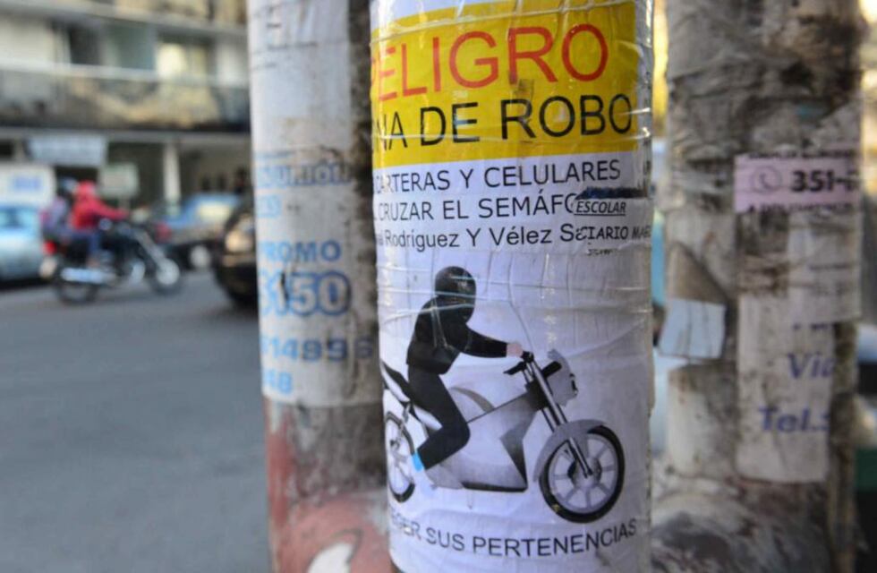 Inseguridad de terror en Córdoba: asaltan a golpes a una anciana, en plena calle