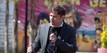 Desde Villa Gesell, el gobernador bonaerense realizó anuncios para reactivar el turismo y la cultura.