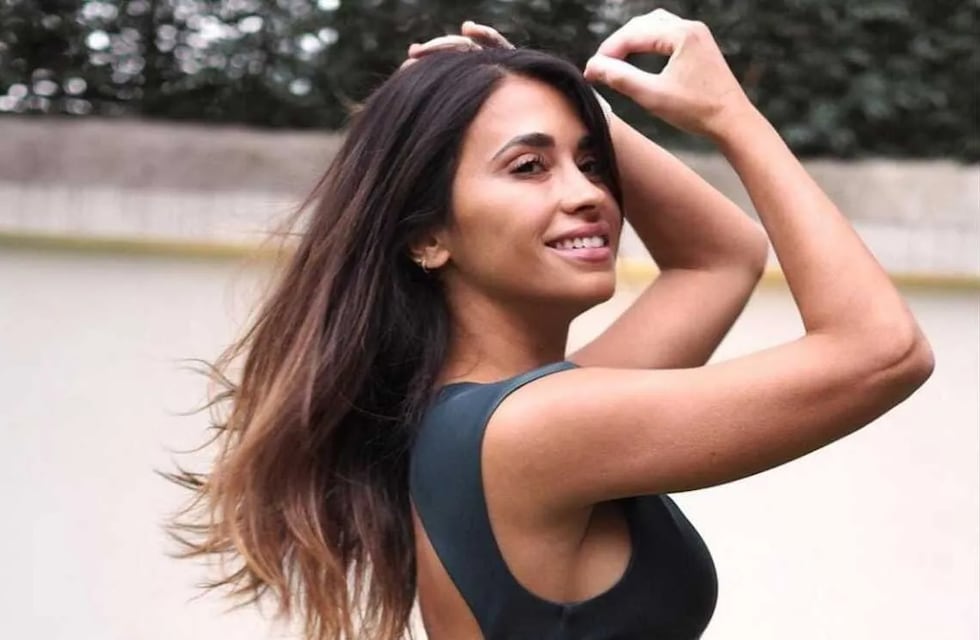Antonela Roccuzzo apostó por el rojo y revolucionó Instagram con su look deportivo