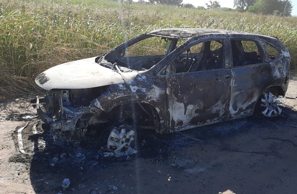 Hallaron tres autos quemados tras el robo millonario de la banda de boqueteros