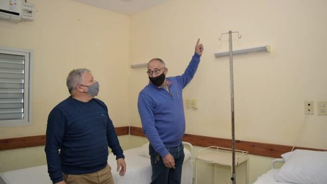 El intendente Benedetti visitando la obra del Hospital de Arroyito