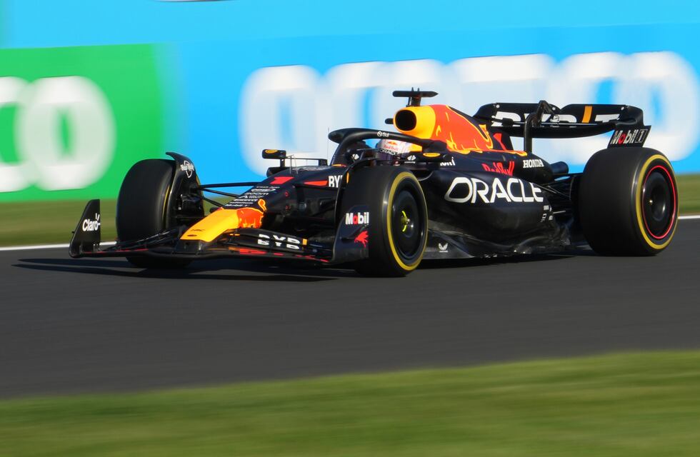 F1: Verstappen ganó en Qatar tras asegurarse su tercer título