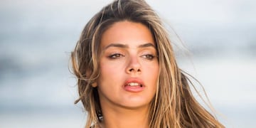 Natalie Pérez se bajó el pantalón y en topless se retrató bajo la ducha