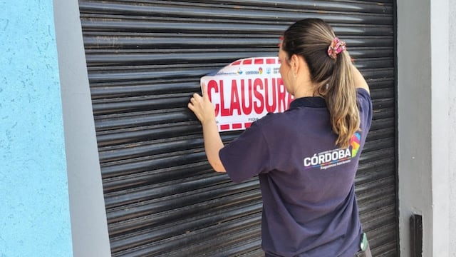 Clausuraron tres establecimientos de Córdoba por venta ilegal de productos.