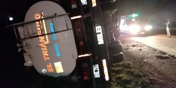 Volcó un camión a la altura de Las Flores