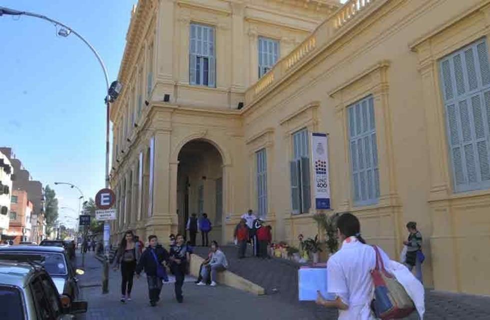 “No puedo ni trabajar porque no veo”: el drama de un cordobés que tiene cataratas y necesita ayuda