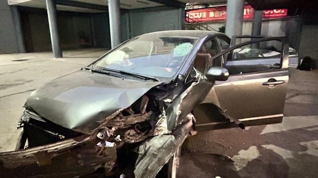 Tres menores de edad chocaron en Córdoba y terminaron dentro de un club.