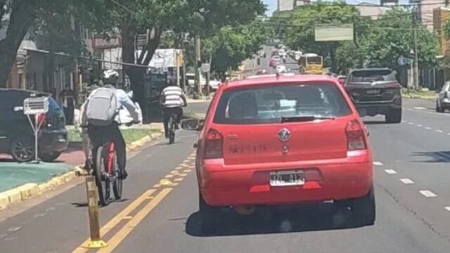 La imagen de Ahuad pedaleando por la bicisenda se viralizó en redes sociales.