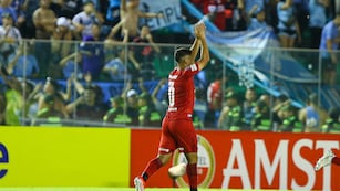 Matías Marín festeja el 2-0 de Belgrano ante Real Tomayapo, en Bolivia, por la Copa Sudamericana. (Prensa Belgrano)