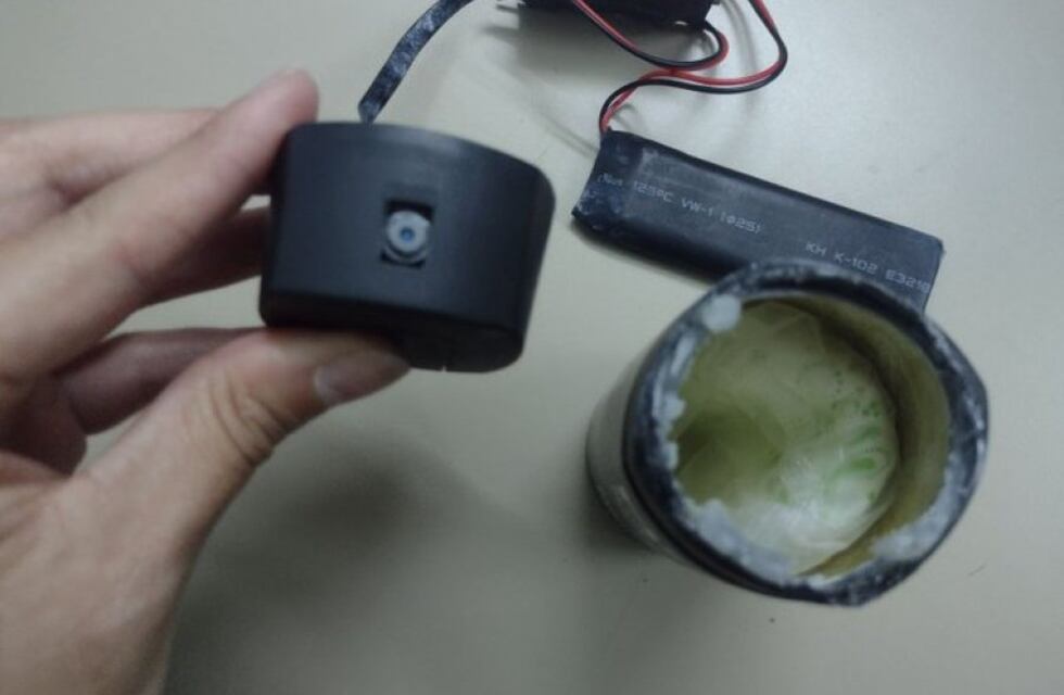 Quedó en libertad el correntino que espiaba a una mujer con una cámara oculta en un aromatizador