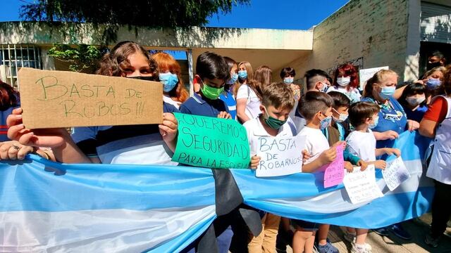 Se llevaron hasta los ventiladores de techo, de una escuela de Córdoba.