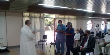 El arzobispo de Mendoza, Monseñor Colombo rezó ayer la misa de Navidad, previa a la nochebuena, en el Hospital Humberto Notti. Gentileza