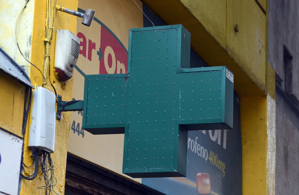 Empiezan a eliminar las bolsas de plástico en las farmacias rosarinas