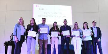 Reconocimiento a 64 alumnos universitarios de Rafaela