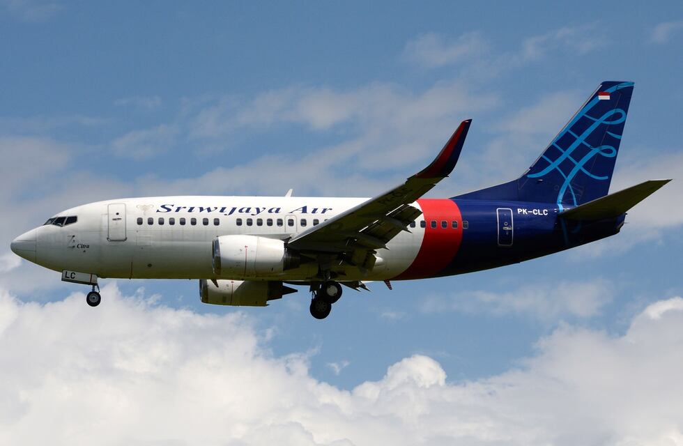 Tragedia en Indonesia: encontraron una de las cajas negras del avión que cayó al mar