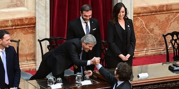 Luis Caputo y Javier Milei durante la presentación del Presupuesto 2025. Foto: Maxi Luna / NA